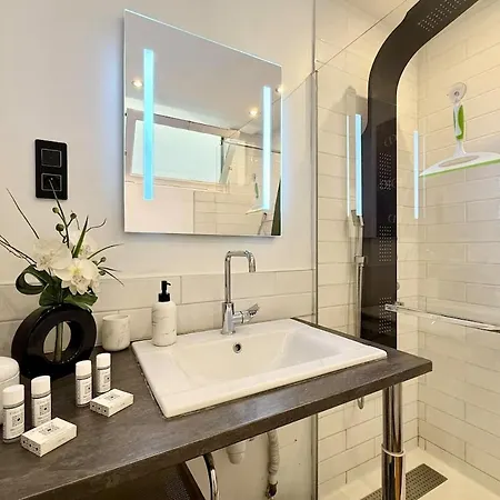 T2 Cosy Avec Terrasse Pres Du Suquet,